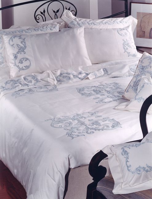 Italian made embroidered bedding set -  B 12